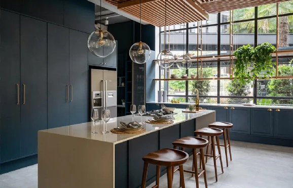 Cozinhas planejadas deixam o seu lar ainda mais funcional.